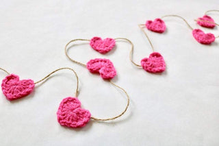Dark pink Valentine's Day heart farmhouse garland