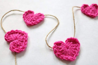 Dark pink Valentine's Day heart farmhouse garland
