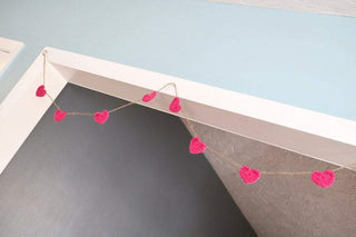 Dark pink Valentine's Day heart farmhouse garland