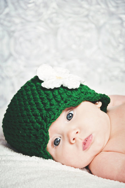 Emerald green flapper beanie hat | 34 flower colors available