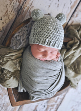 Pale gray mini pom pom hat