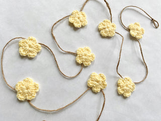 Buttercup Spring & Easter flower farmhouse garland