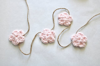 Pale pink Spring & Easter flower farmhouse garland