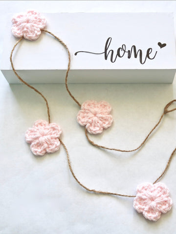 Pale pink Spring & Easter flower farmhouse garland by Two Seaside Babes