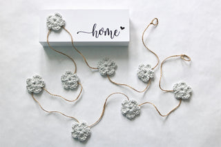 Pale gray Spring & Easter flower farmhouse garland