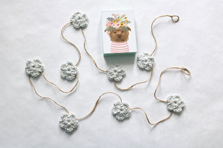 Pale gray Spring & Easter flower farmhouse garland