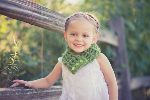 Green grass button scarf