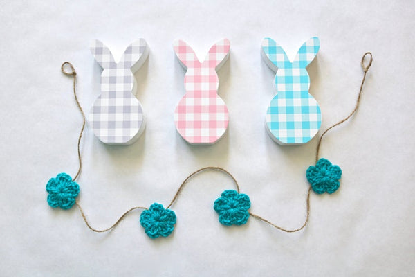 Turquoise blue Spring & Easter flower farmhouse garland